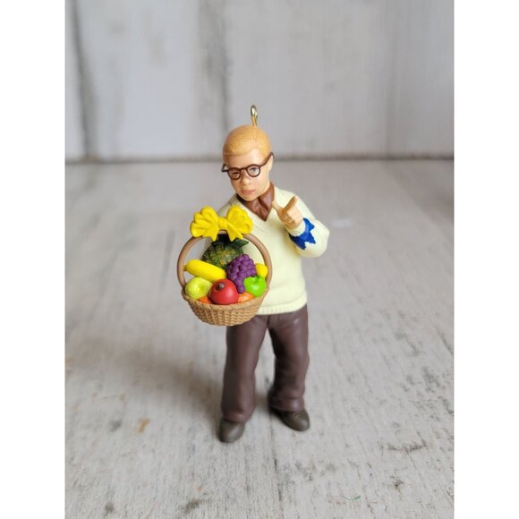 Hallmark a xmas story Ralph's, teacher gift ornament - Picture 1 of 6